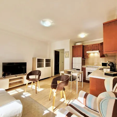 Miranda With Free Parking Apartment *
